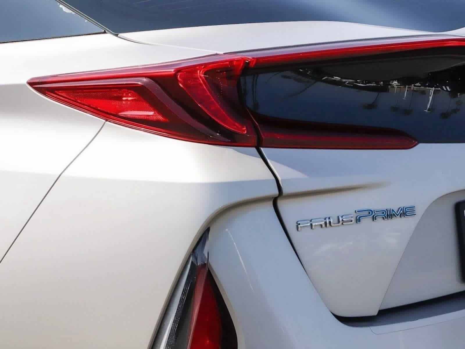 Used 2020 Toyota Prius Prime LE FWD image 11