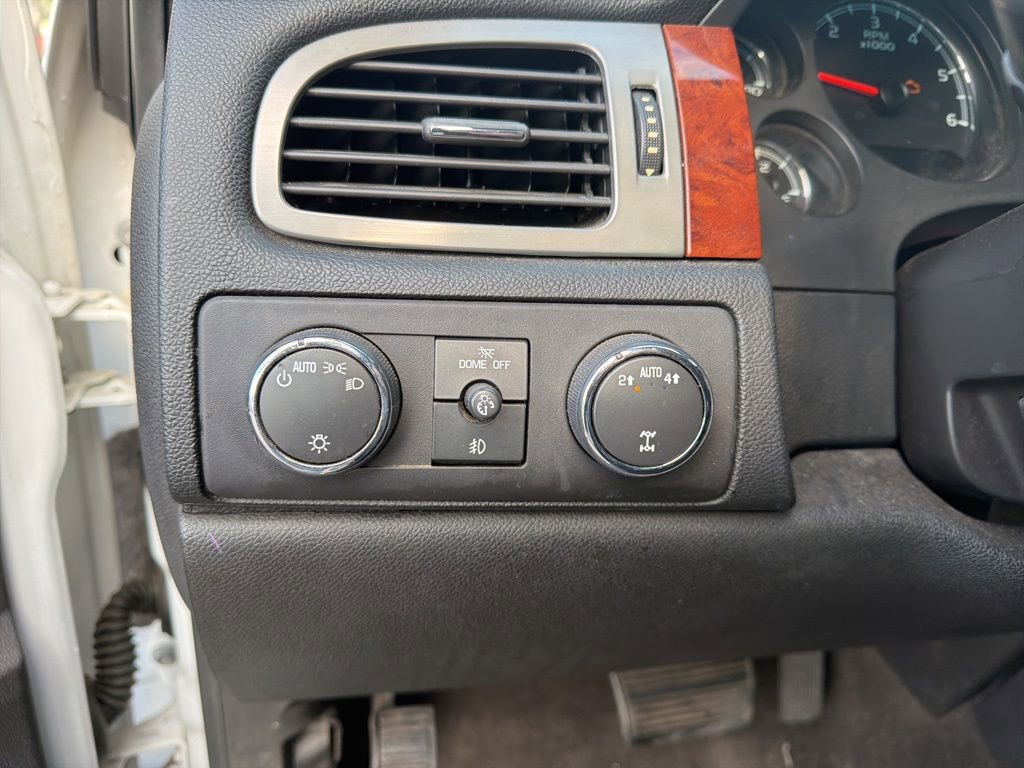 Used 2013 Chevrolet Tahoe LT AWD/4WD image 12