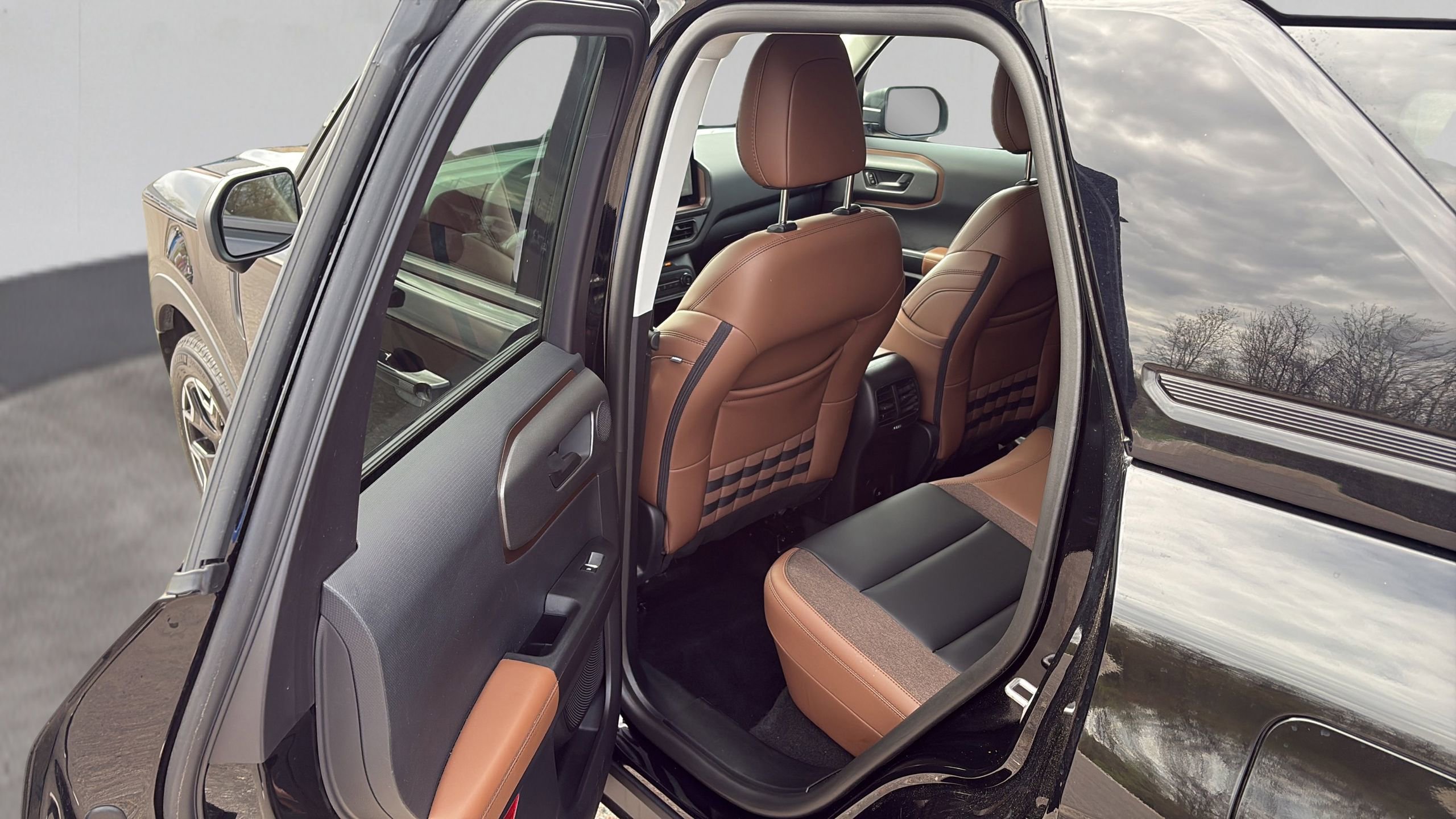 Certified 2025 Ford Bronco Sport Outer Banks w/ Outer Banks Tech Package+ AWD/4WD image 13