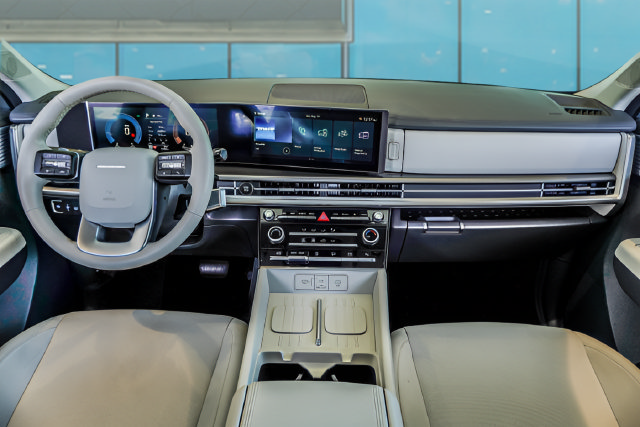 Certified 2026 Hyundai Santa Fe SE FWD image 4
