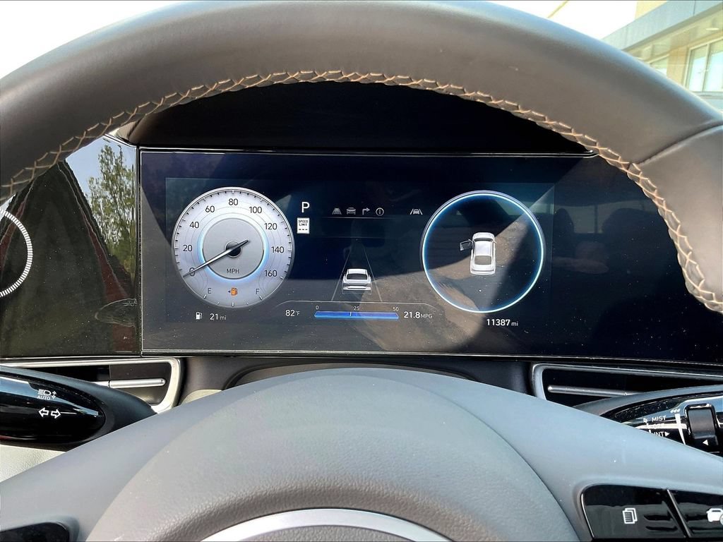 Used 2025 Hyundai Elantra SEL FWD image 14