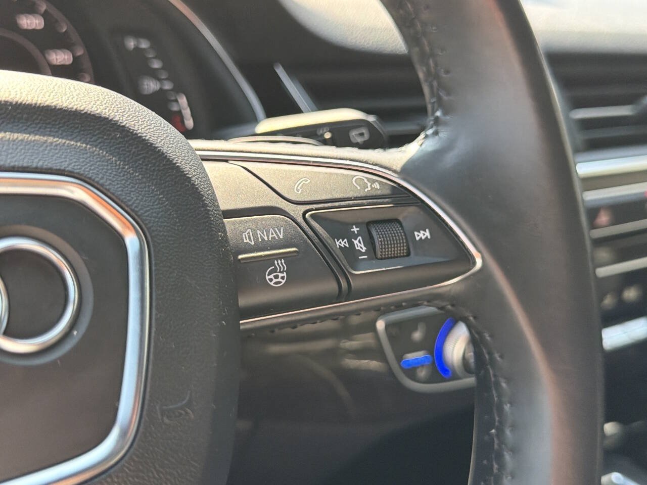 Used 2018 Audi Q7 3.0T Prestige AWD/4WD image 36