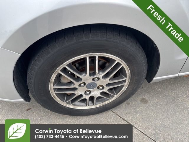 Used 2010 Ford Focus SE FWD image 11