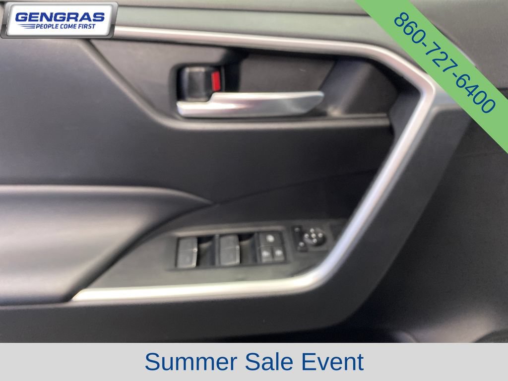 Used 2025 Toyota RAV4 XLE AWD/4WD image 13