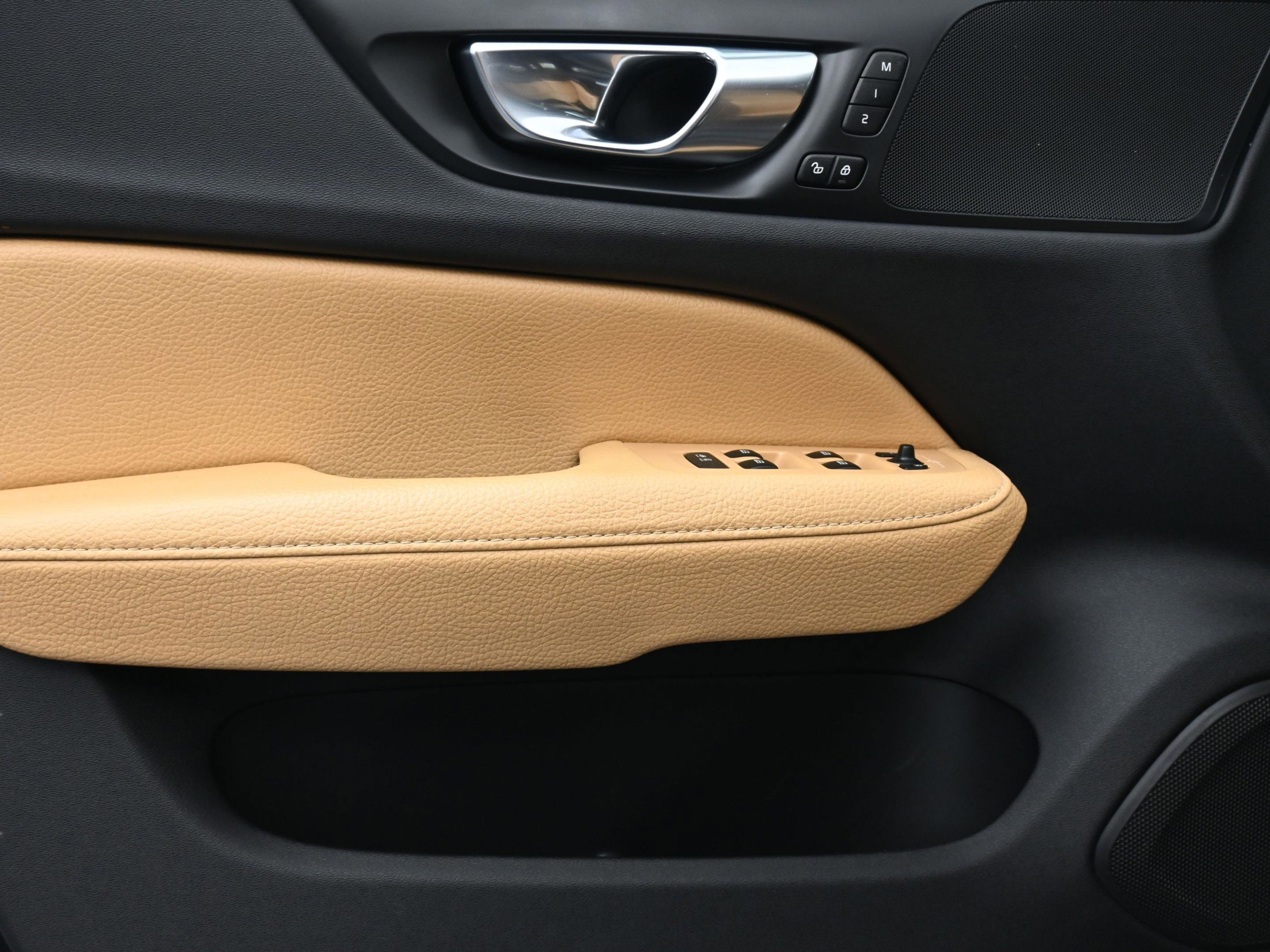 Used 2020 Volvo V60 T5 Cross Country w/ Protection Package image 34