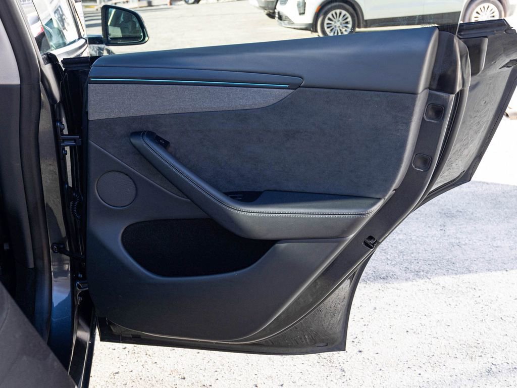 Used 2026 Tesla Model Y Long Range image 14