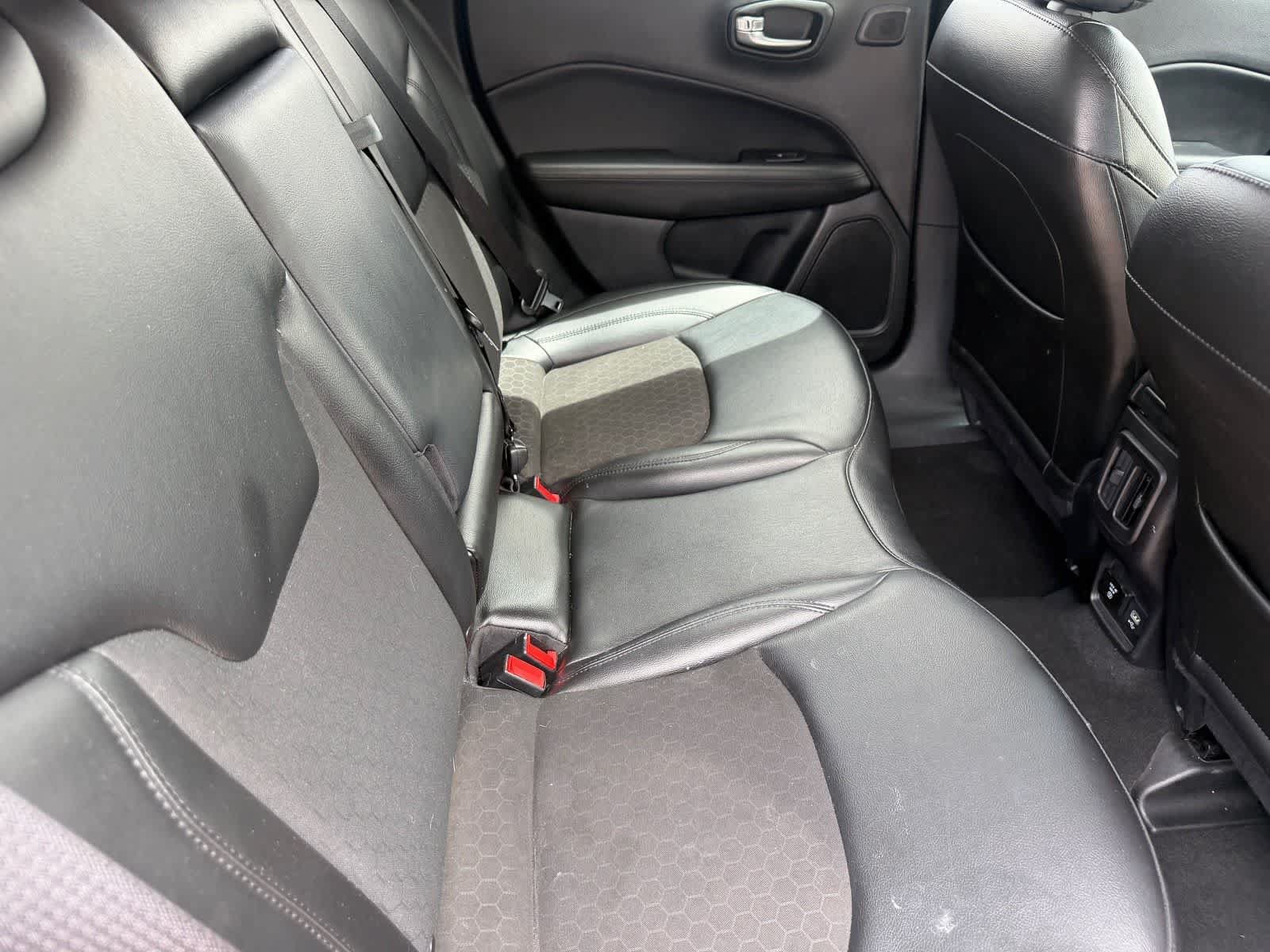 Used 2021 Jeep Compass Latitude w/ Sun and Sound Group FWD image 13
