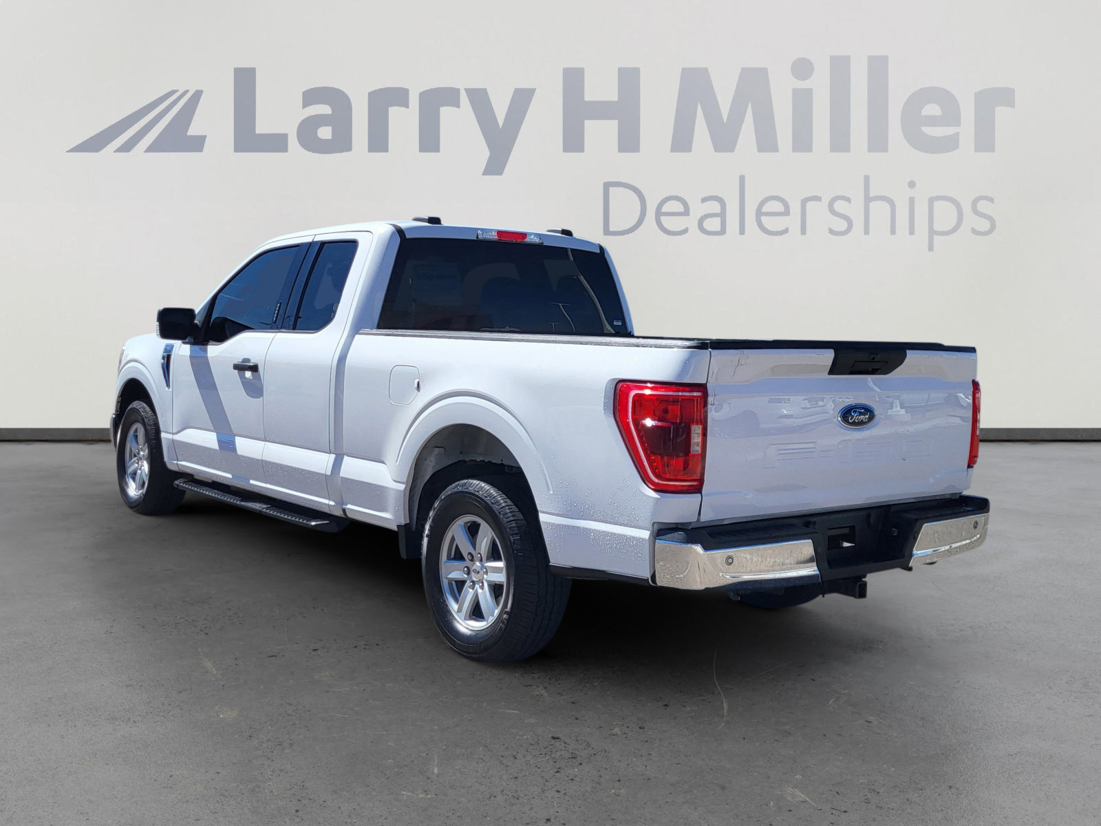 Used 2021 Ford F150 XLT w/ Equipment Group 301A Mid image 3