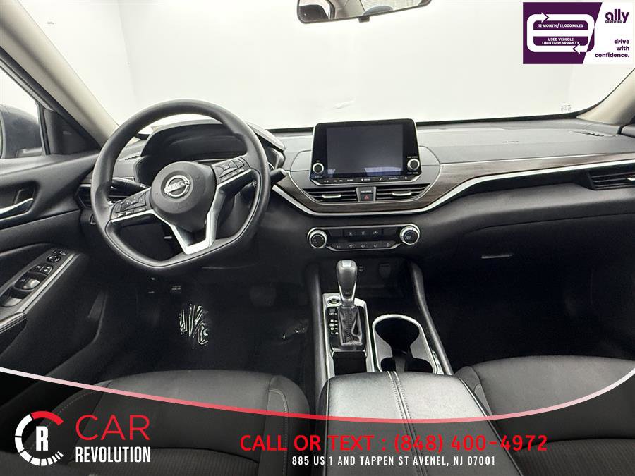 Used 2024 Nissan Altima 2.5 SV FWD image 13
