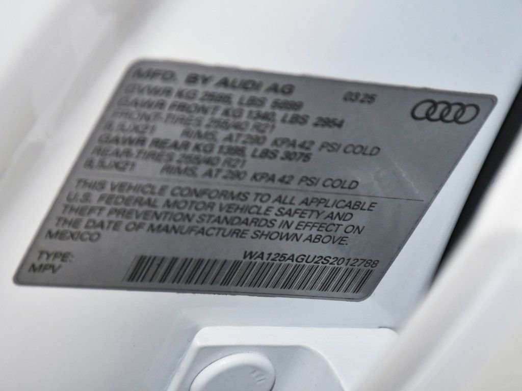 Used 2025 Audi SQ5 Premium Plus w/ Premium Plus Package image 19