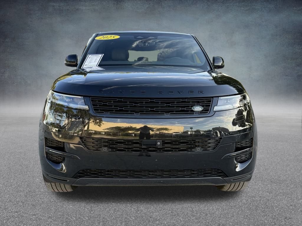 Used 2025 Land Rover Range Rover Sport SE image 2