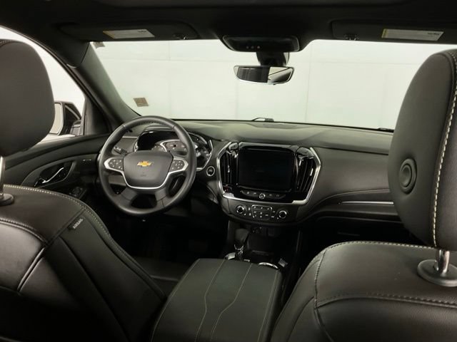 Used 2023 Chevrolet Traverse LT w/ LT Premium Package AWD/4WD image 16