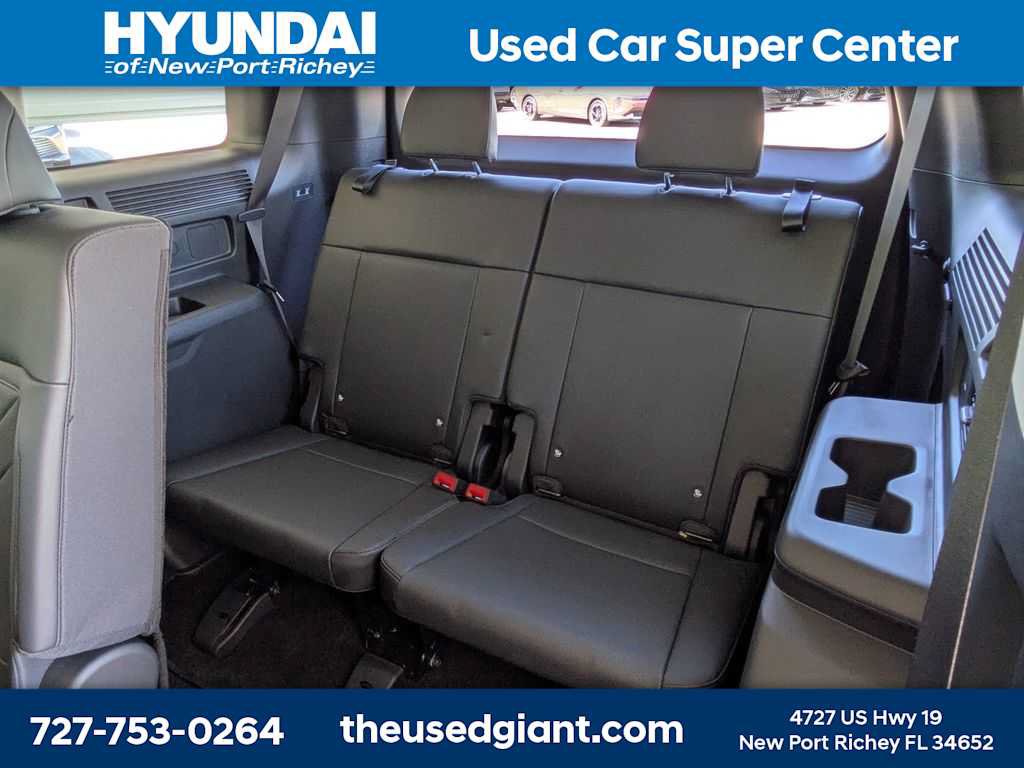 Used 2025 Hyundai Santa Fe SEL w/ Tow & Go Package FWD image 16
