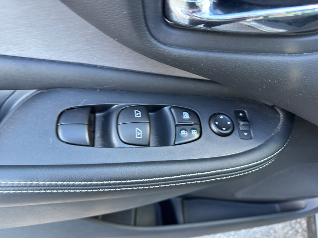 Certified 2023 Nissan Murano SV w/ SV Midnight Edition Package image 12