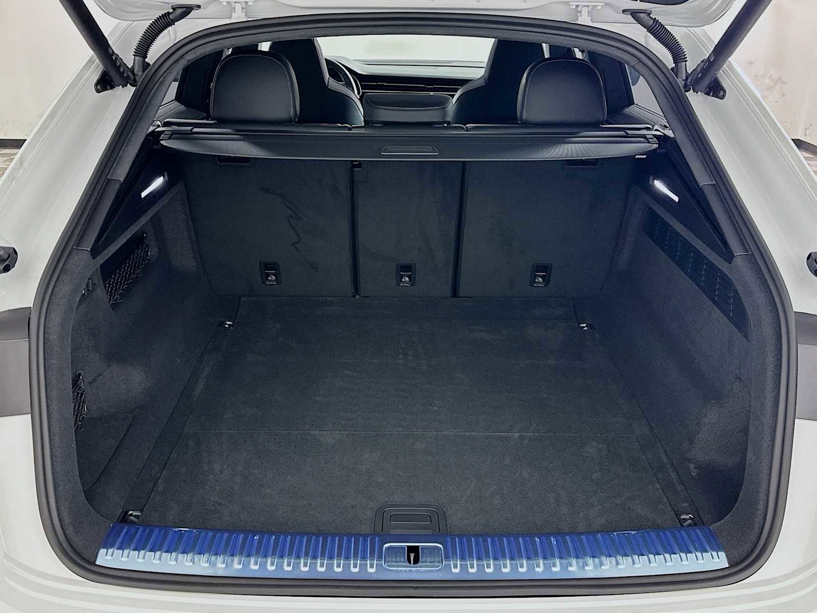 New 2026 Audi SQ8 Prestige image 25