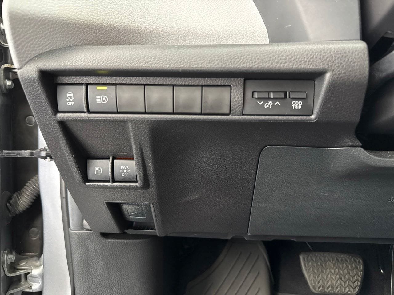Certified 2025 Toyota Sienna XLE w/ XLE Plus Package AWD/4WD image 37