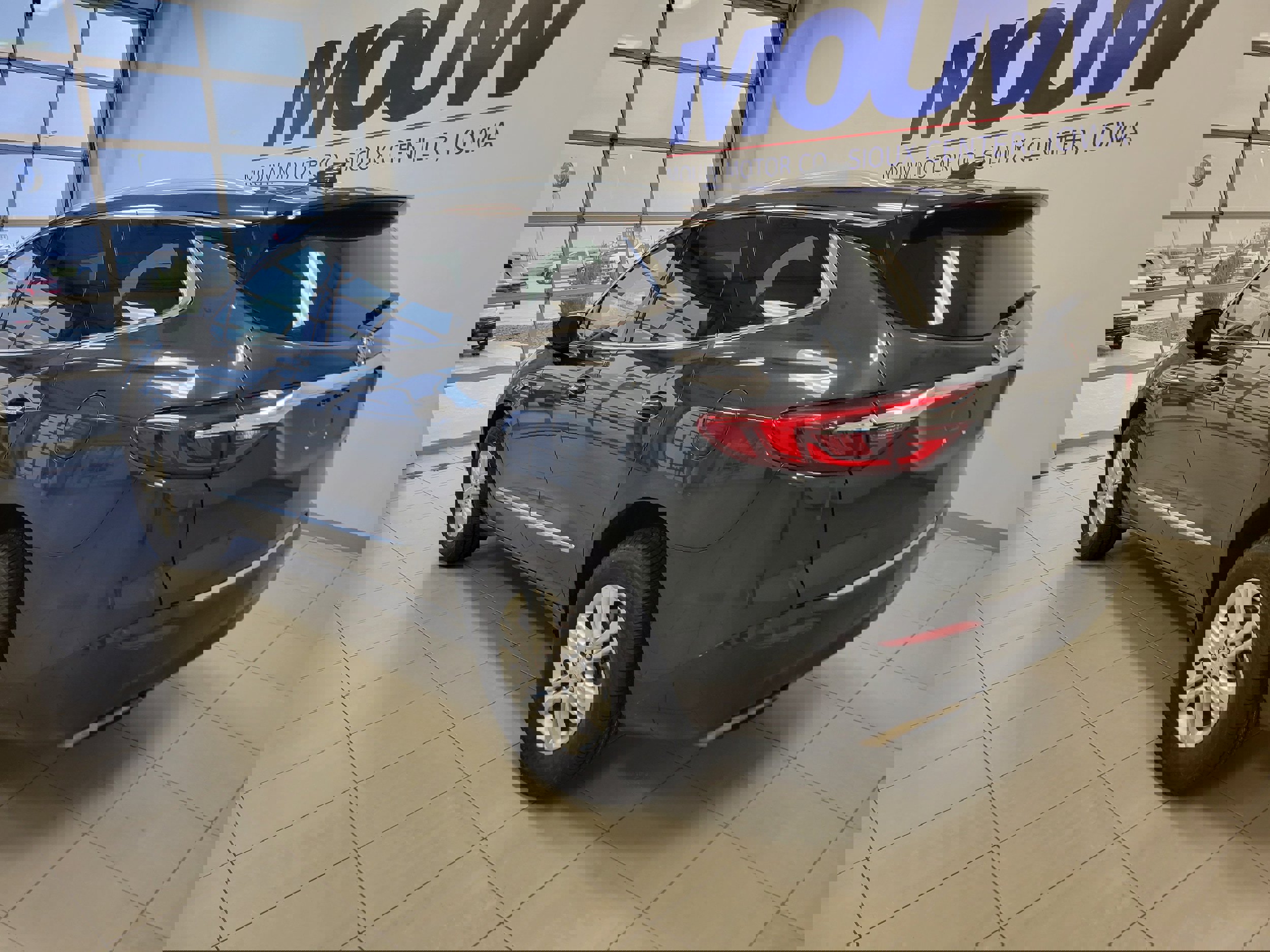 Used 2019 Buick Enclave Essence AWD/4WD image 6