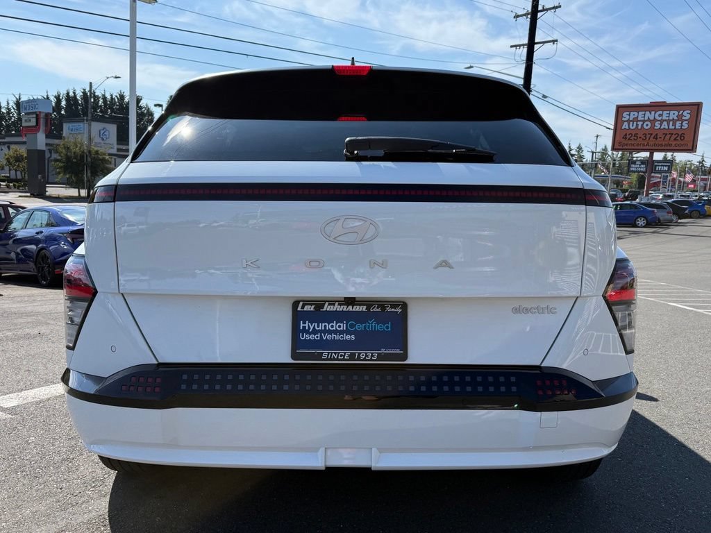 Certified 2025 Hyundai Kona Limited FWD image 4