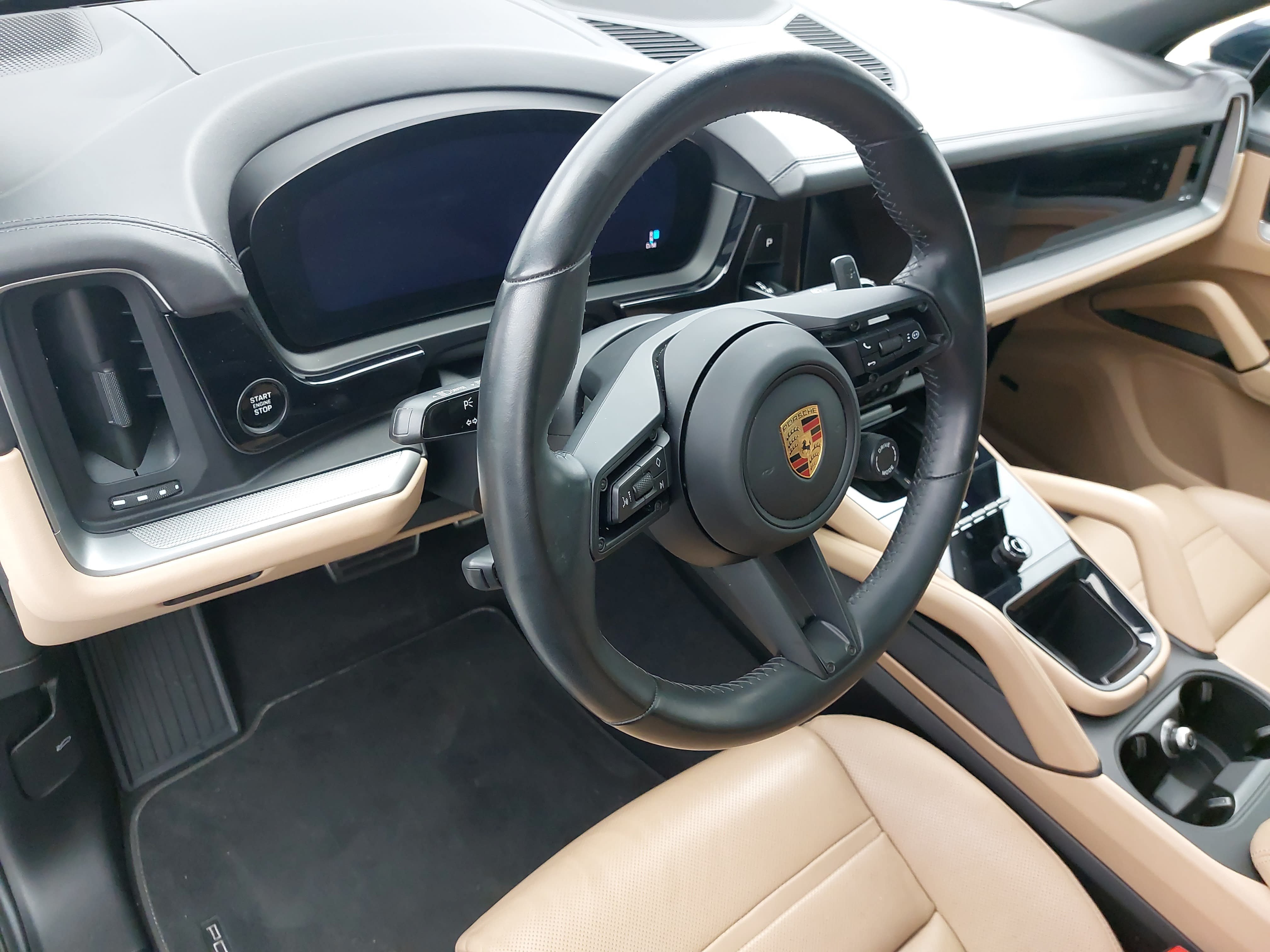 Certified 2024 Porsche Cayenne w/ Premium Package Plus (PFM) AWD/4WD image 18