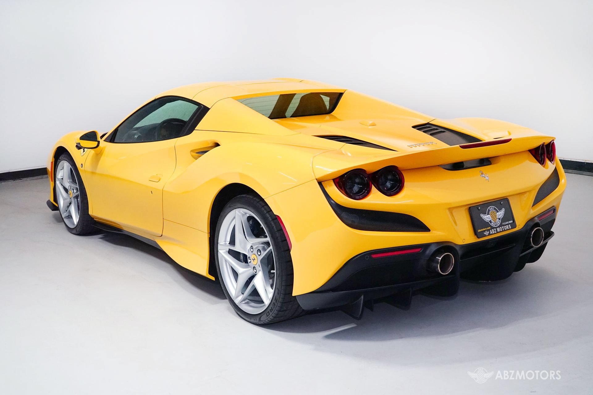 Used 2022 Ferrari F8 Tributo RWD image 7