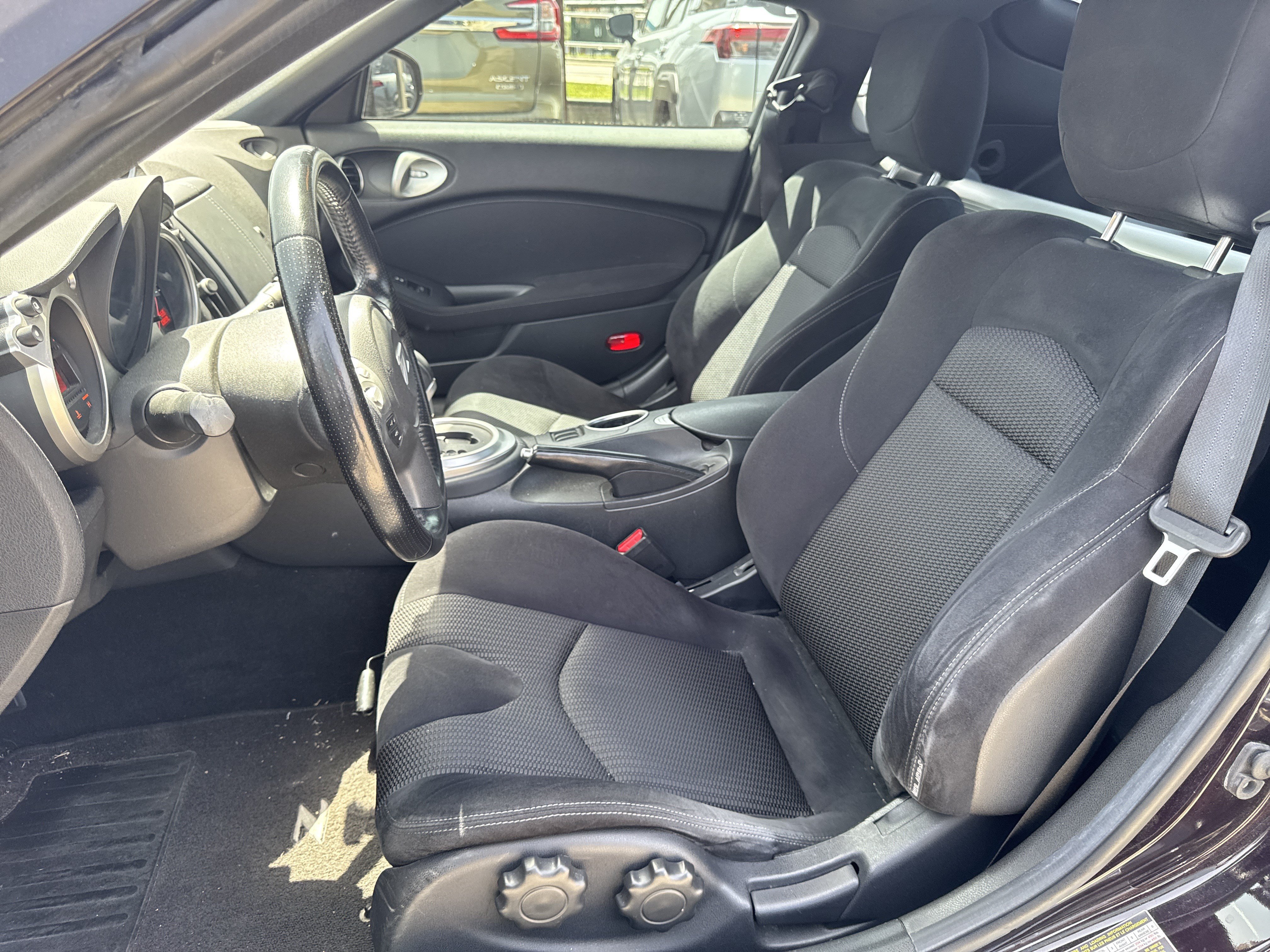 Used 2017 Nissan 370Z Coupe RWD image 21