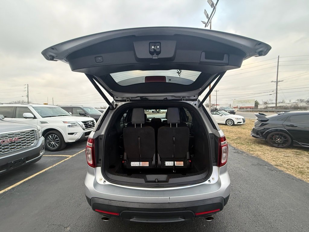 Used 2014 Ford Explorer XLT w/ Equipment Group 202A image 21