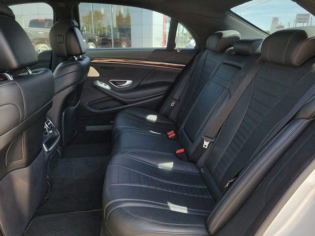 Used 2015 Mercedes-Benz S 550 Sedan image 16