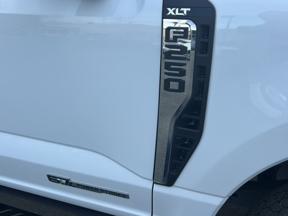 Used 2024 Ford F250 XLT w/ FX4 Off-Road Package AWD/4WD image 31