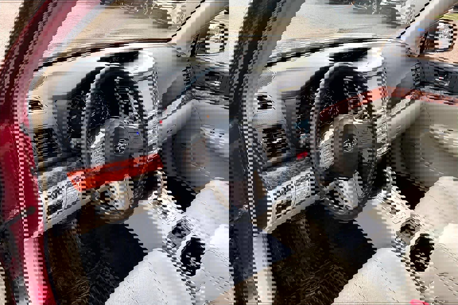 Used 2011 Subaru Outback 2.5i Limited image 16