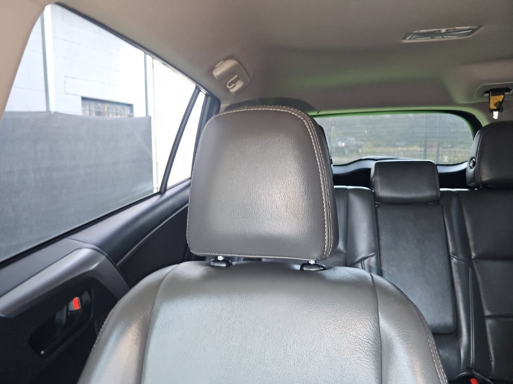 Used 2017 Toyota RAV4 LE FWD image 12