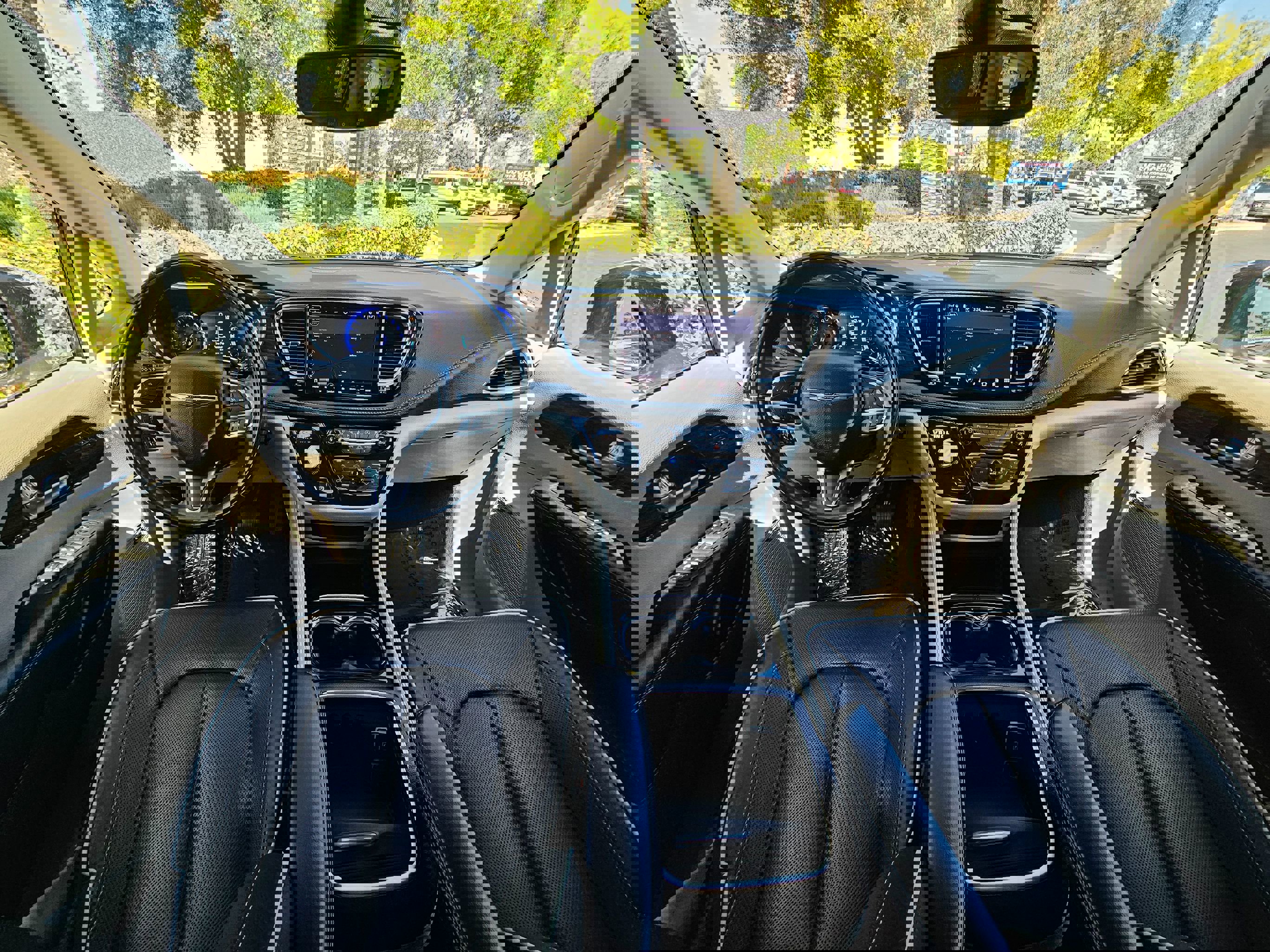 Used 2022 Chrysler Pacifica Limited image 21