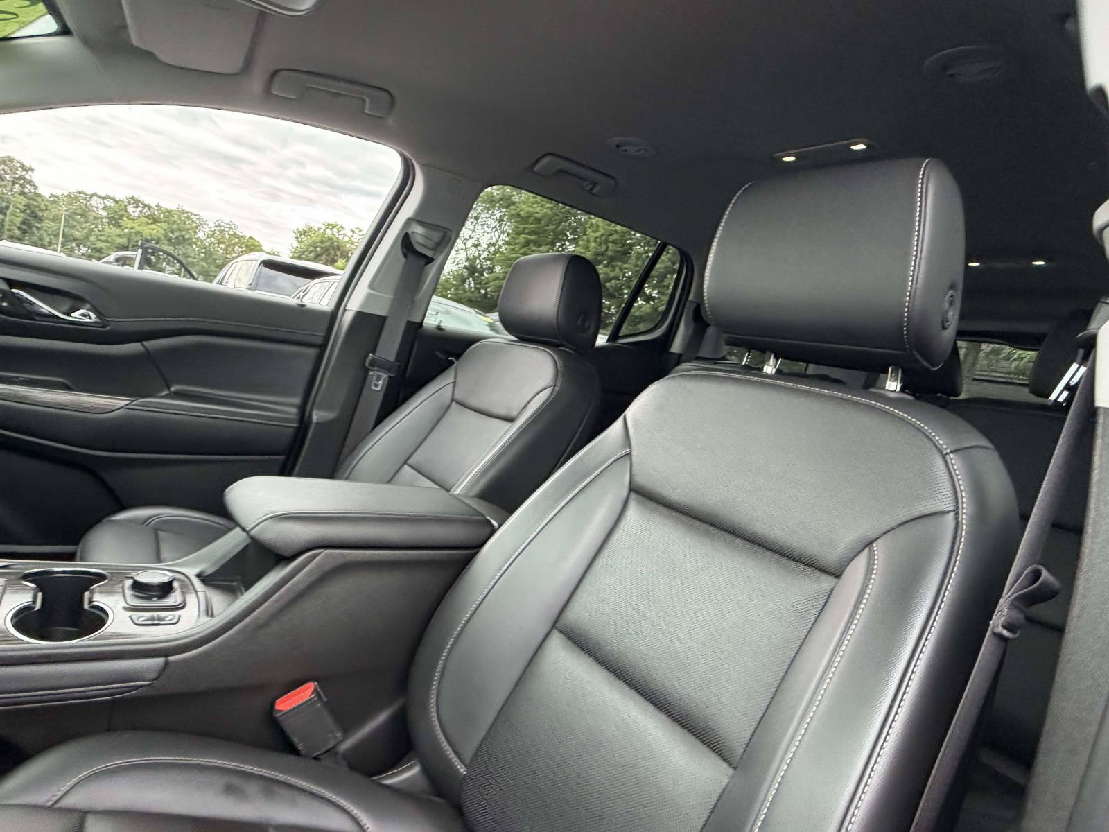 Used 2023 GMC Acadia SLT AWD/4WD image 10