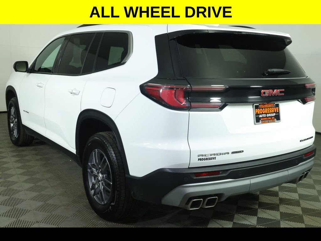 Used 2025 GMC Acadia Elevation image 4