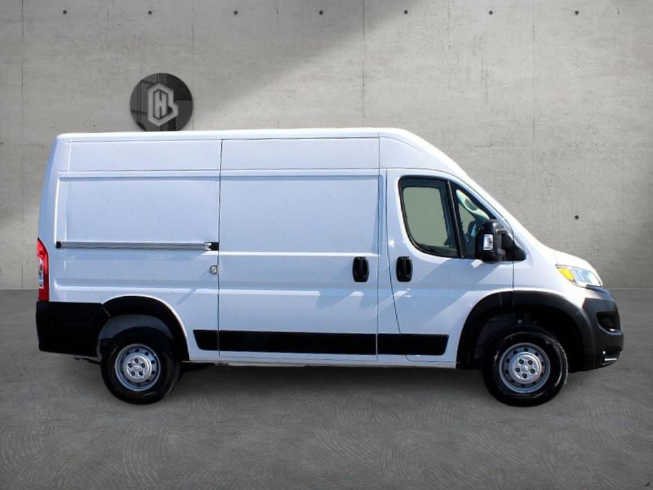 Used 2023 RAM ProMaster 2500 w/ Convenience Group image 4