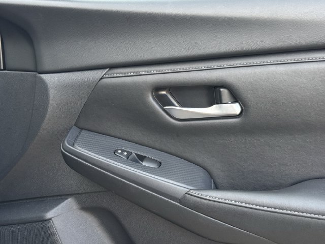 Used 2025 Nissan Sentra SV FWD image 26