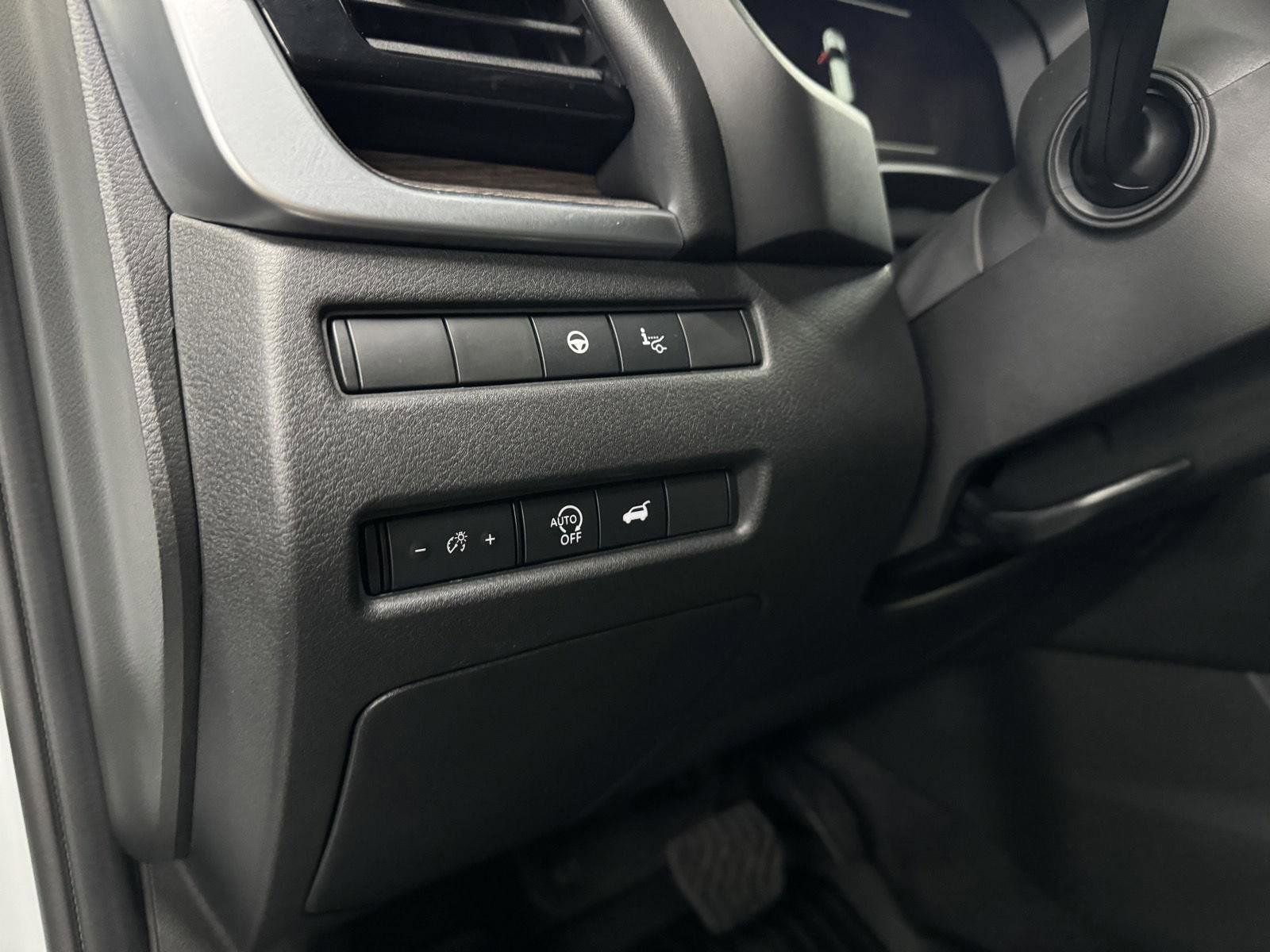 Used 2024 Nissan Rogue Platinum w/ Platinum Premium Package image 19