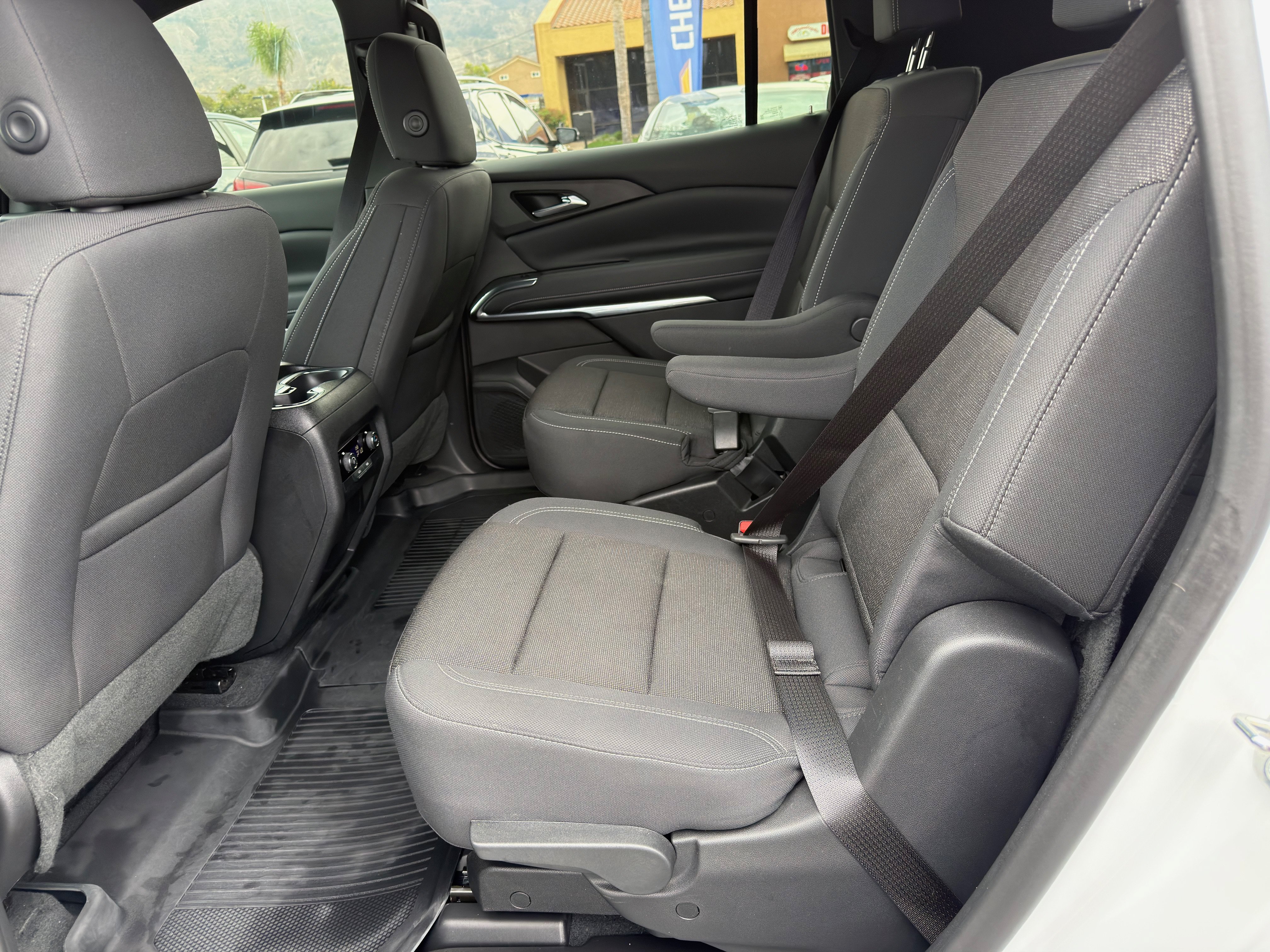 Used 2026 Chevrolet Traverse LT FWD image 18