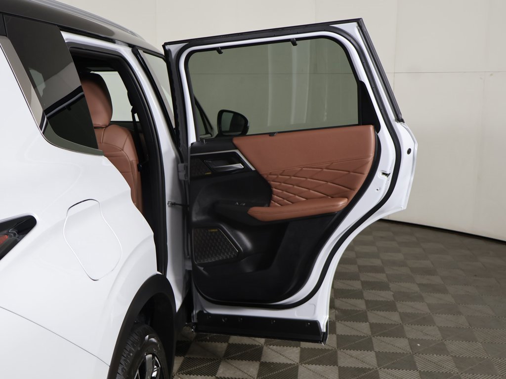 New 2026 Mitsubishi Outlander SEL image 28