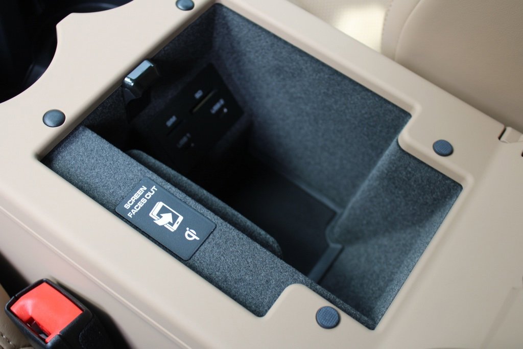 Used 2025 Porsche Macan image 22