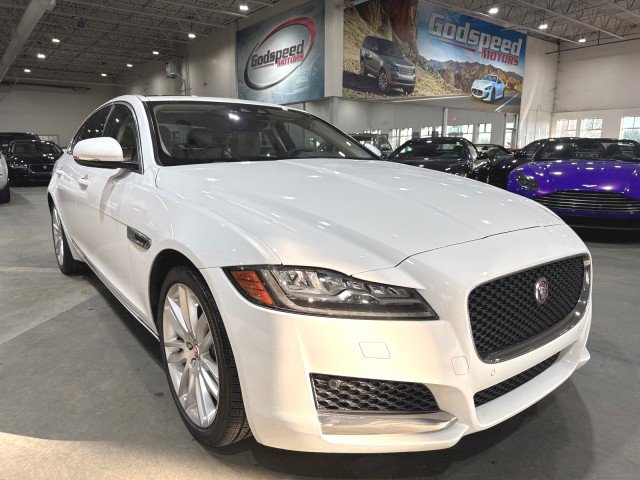 Used 2017 Jaguar XF Prestige RWD image 1