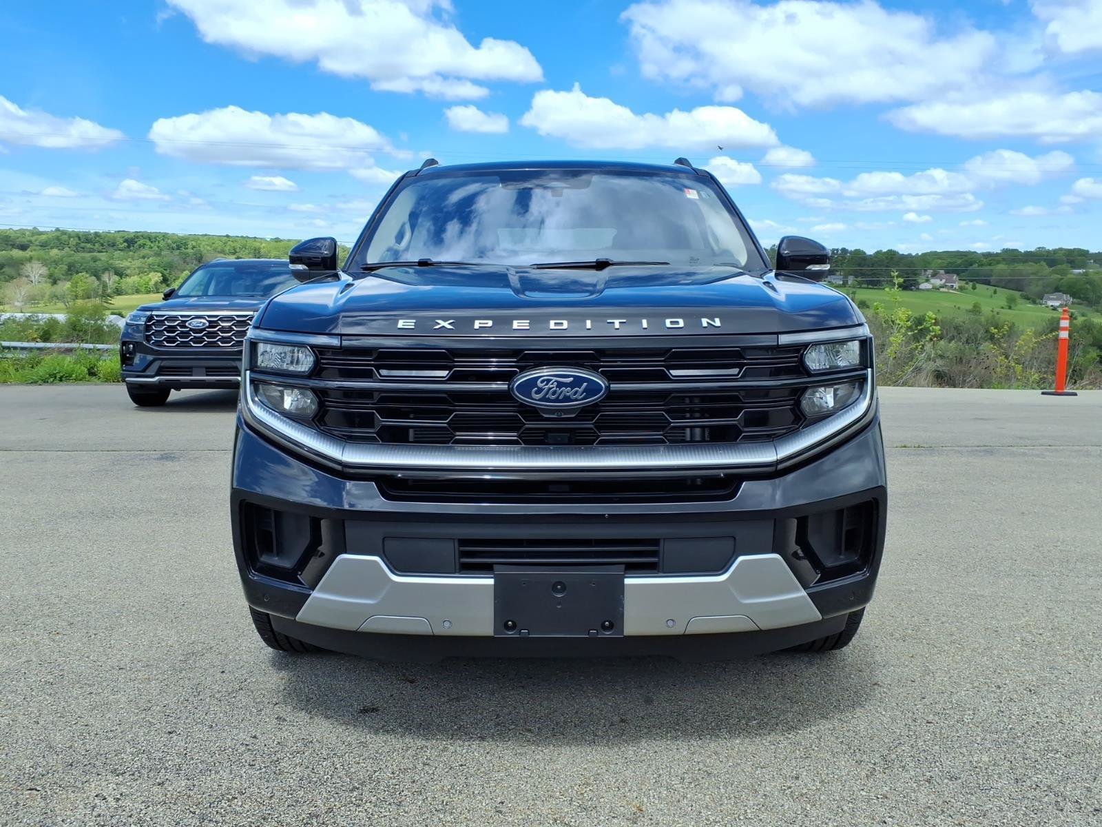 Certified 2025 Ford Expedition Max Platinum AWD/4WD image 2