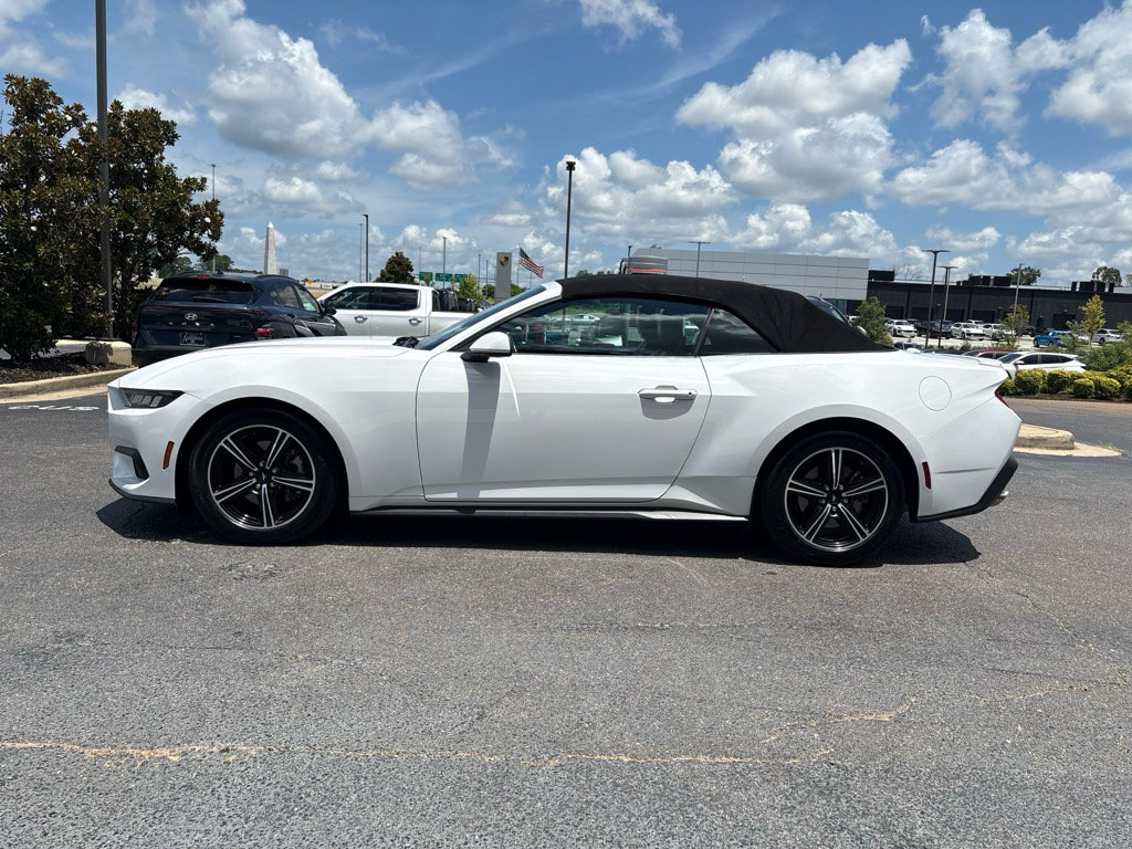 Used 2025 Ford Mustang Premium RWD image 8