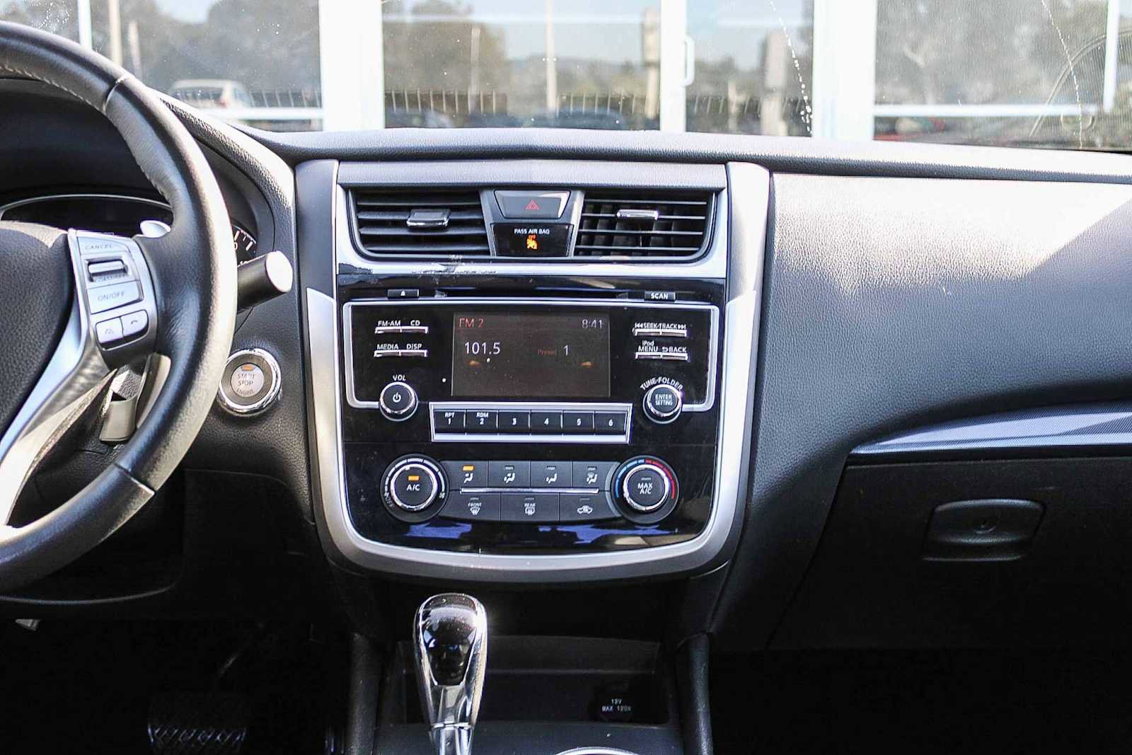 Used 2018 Nissan Altima 2.5 SR FWD image 12