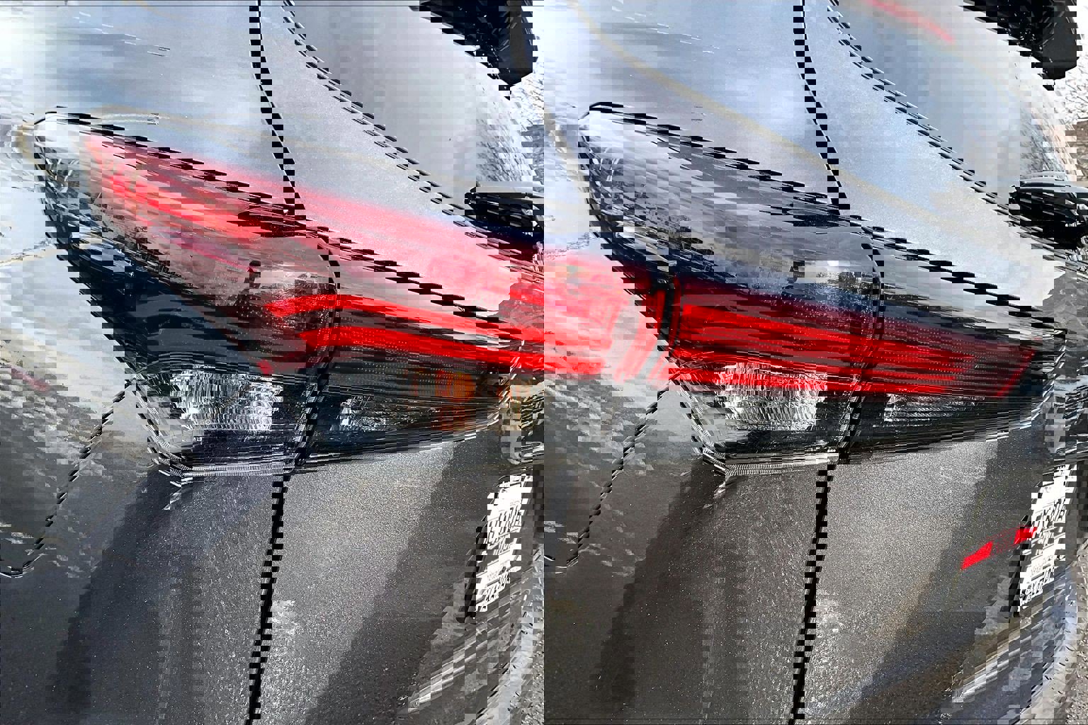 Used 2024 Toyota Highlander LE image 28