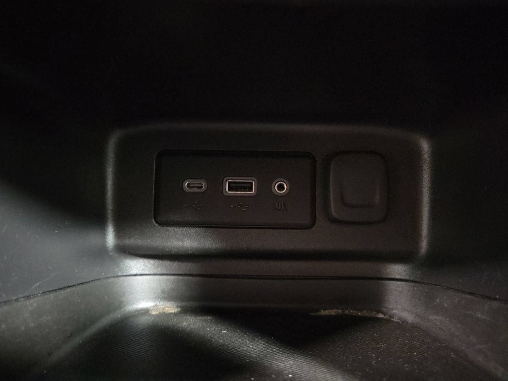 Used 2023 Chevrolet Equinox LT w/ LPO, Floor Liner Package AWD/4WD image 21