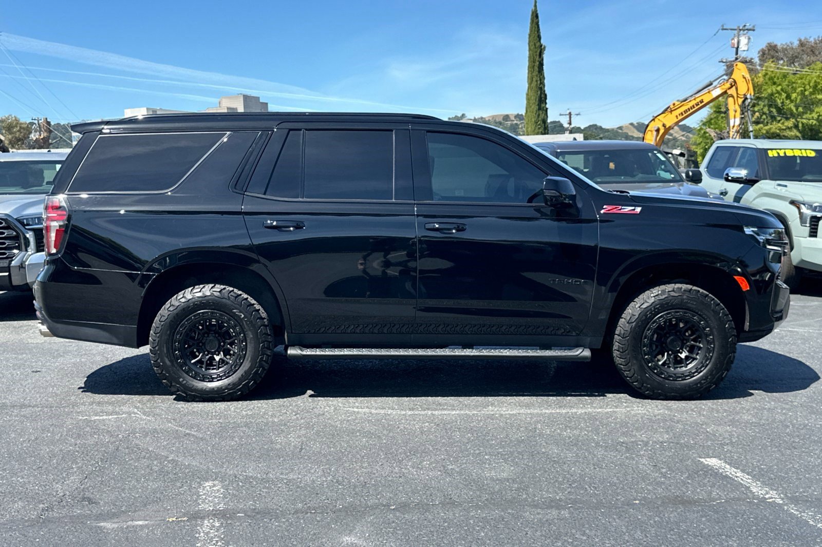 Used 2023 Chevrolet Tahoe Z71 w/ Z71 Off-Road Package AWD/4WD image 7