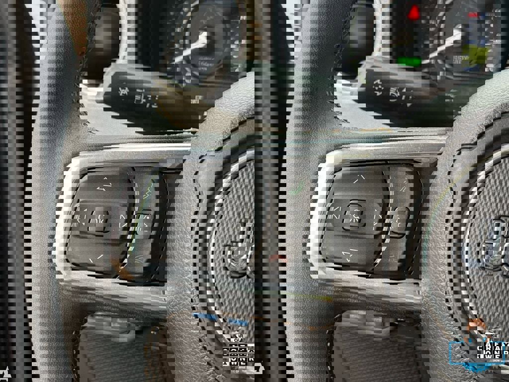 Used 2024 Jeep Wrangler Unlimited Sahara w/ Technology Group image 16