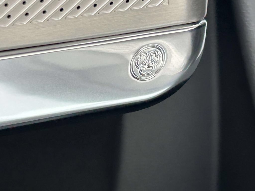 New 2027 Cadillac Vistiq Sport AWD/4WD image 17