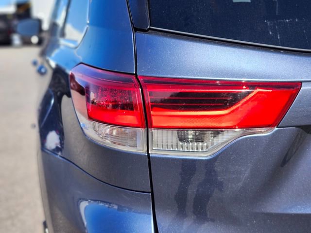 Used 2019 Toyota Highlander XLE AWD/4WD image 9