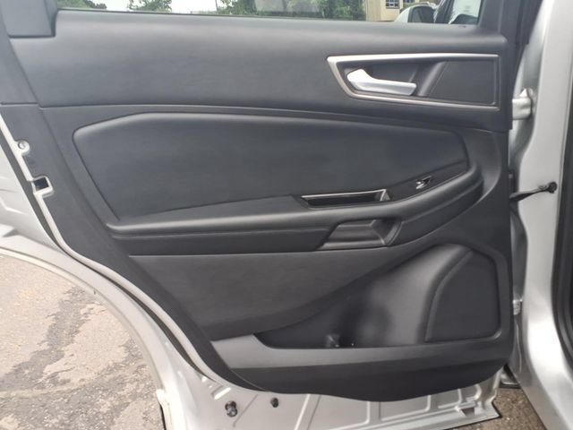 Used 2016 Ford Edge SEL w/ Equipment Group 201A AWD/4WD image 19